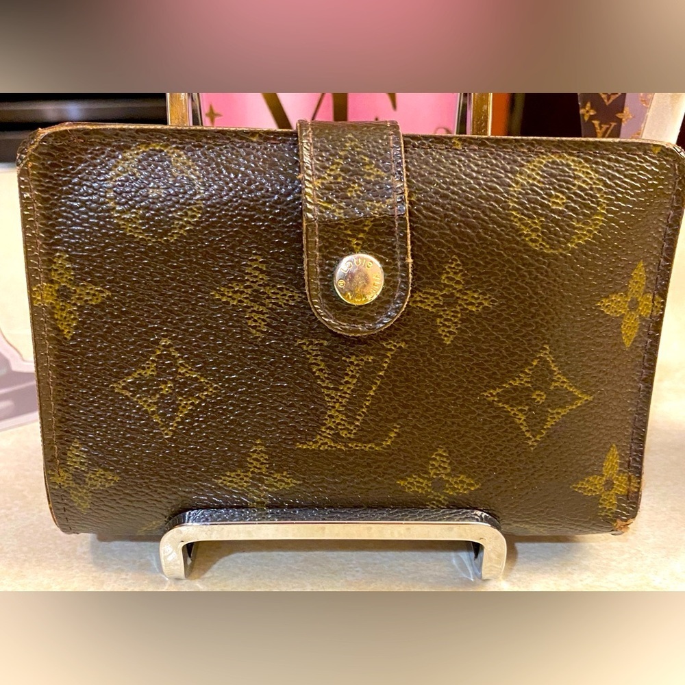 LOUIS VUITTON Monogram Double-Sided Kiss/Lock Compact Wallet, FUC - Picture 3 of 12
